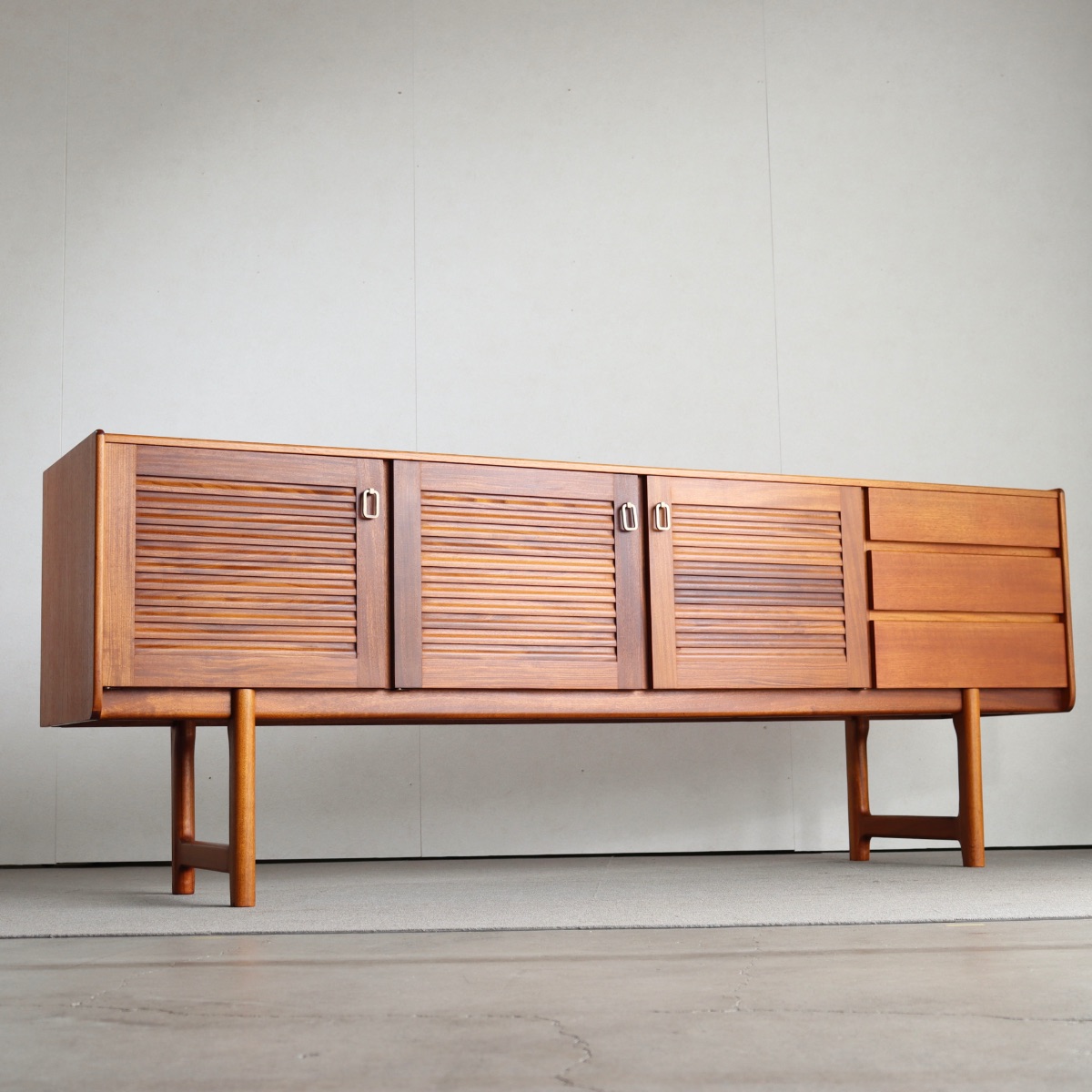 マッキントッシュMacintoshのサイドボード