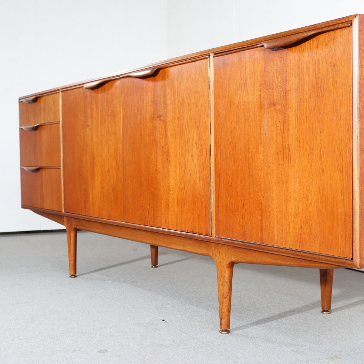 マッキントッシュMacintoshのサイドボード