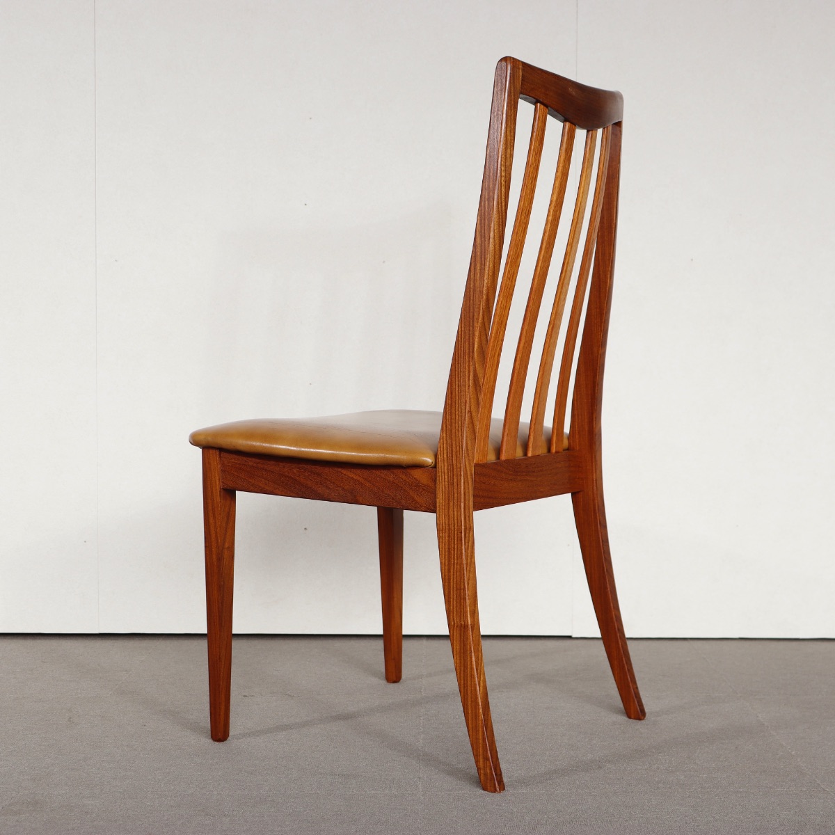 G-plan チーク ダイニングチェア サーキュラーチェア / 張替済｜ジープラン G-PLAN｜ビクター