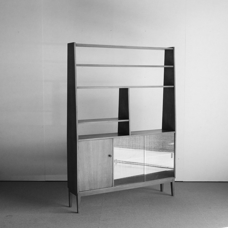 親方が考える構造美。 英国ヴィンテージのルームディバイダー・棚