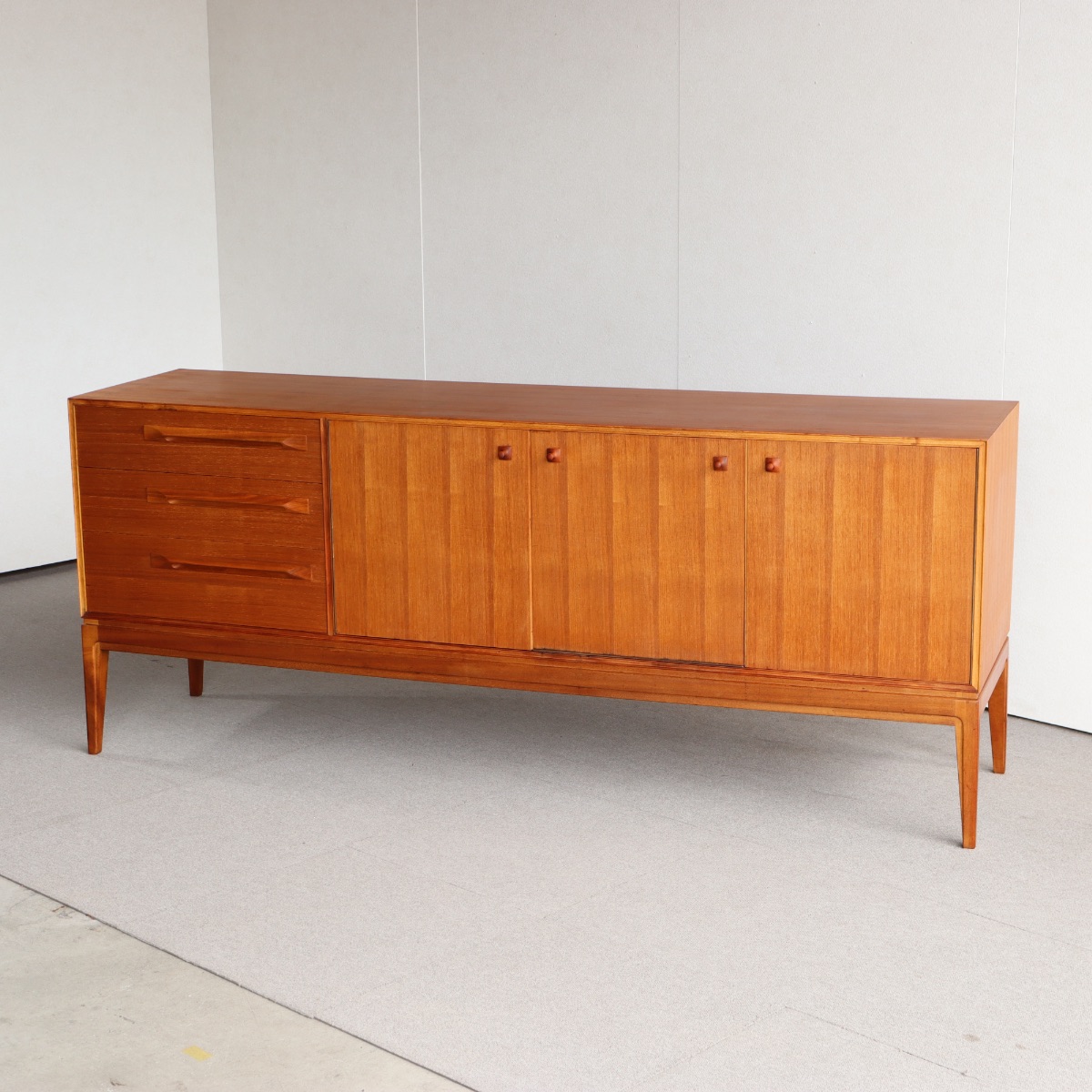 マッキントッシュMacintoshのサイドボード