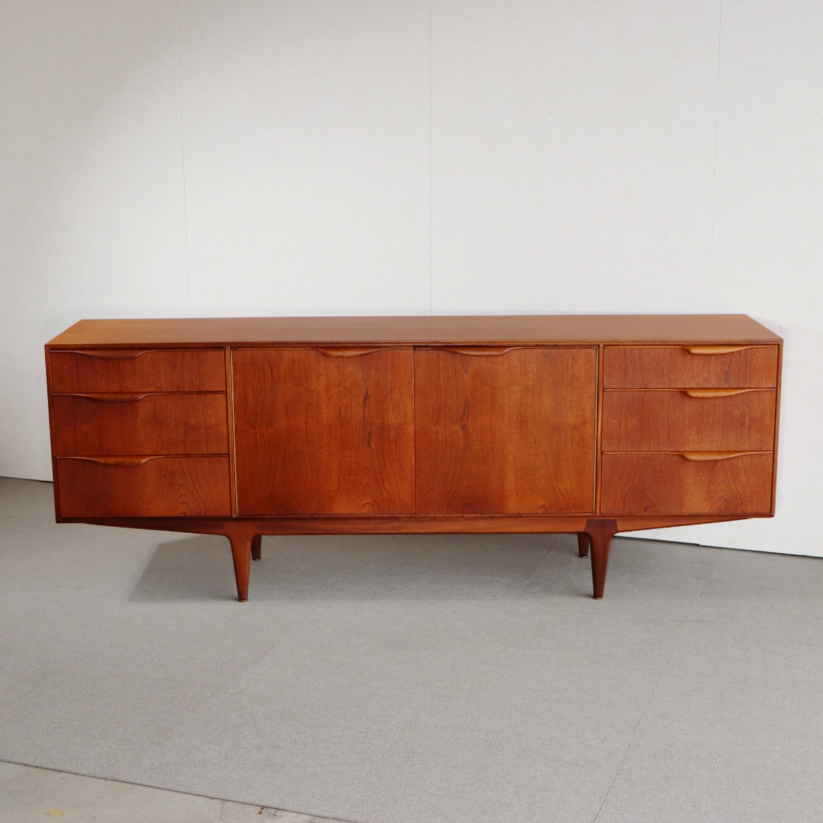 マッキントッシュMacintoshのサイドボード