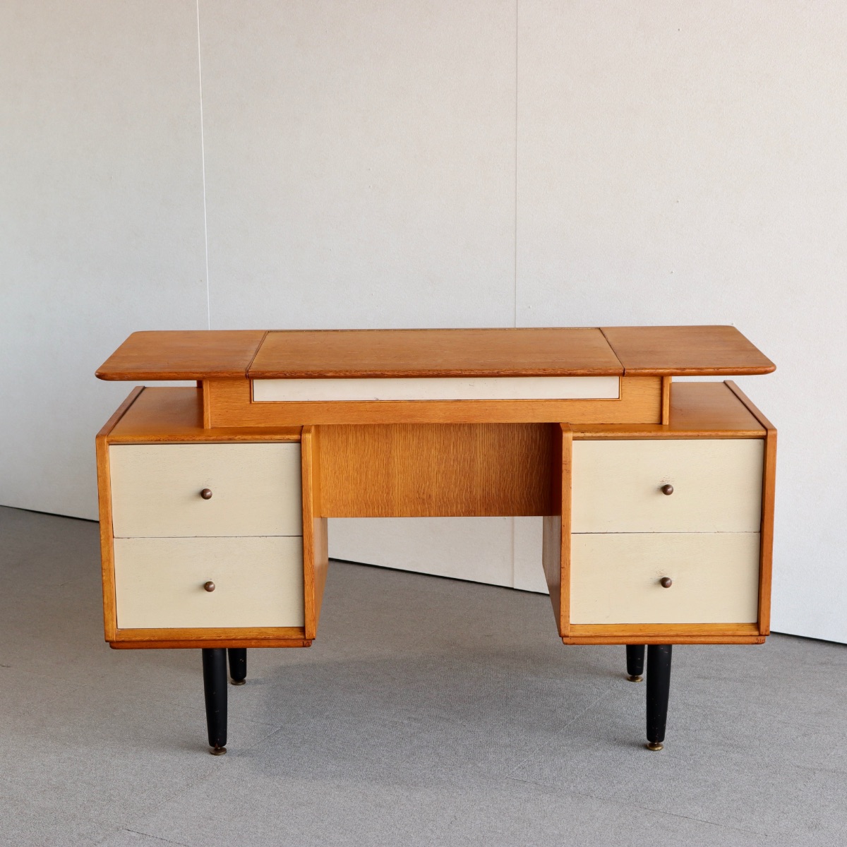 ジープランG-PLANのデスク