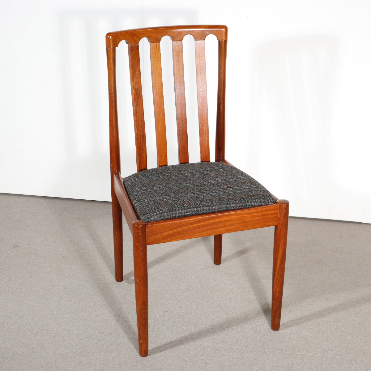 メレデューMEREDEW製ダイニングチェア