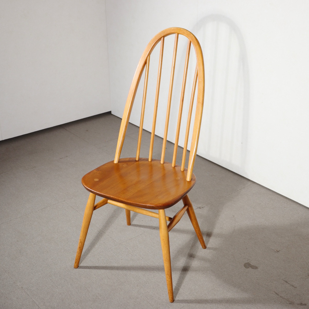 アーコールERCOLのクエーカーチェア。