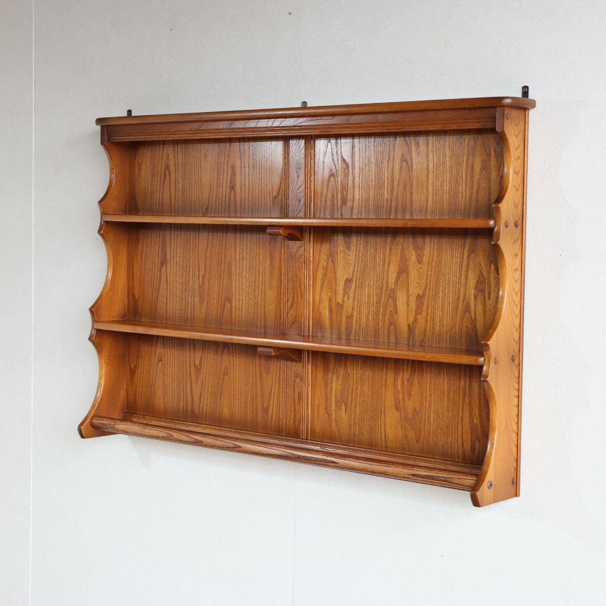 アーコールErcolの壁掛け棚