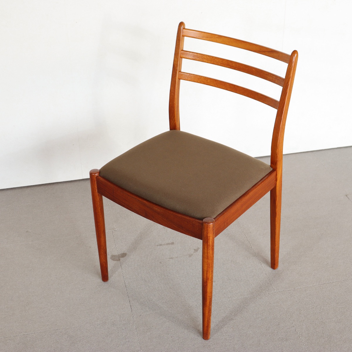 送料込み | G-PLAN(ジープラン)ダイニングチェア | 英国ヴィンテージ家具