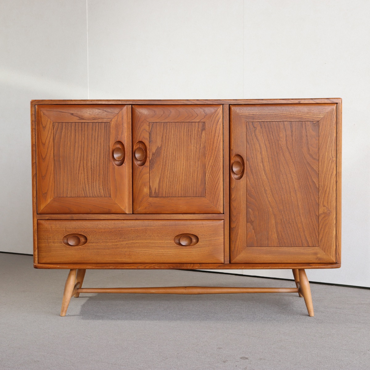 アーコールErcolのサイドボード