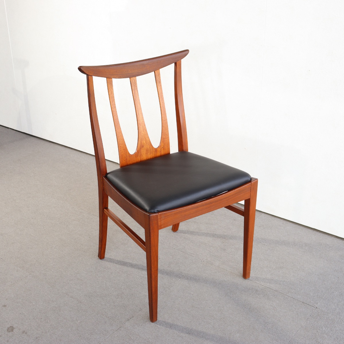 ジープランG-PLANのダイニングチェア