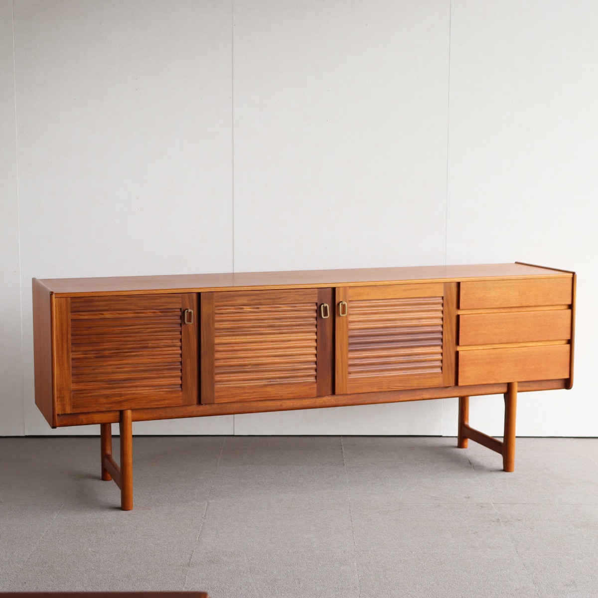 マッキントッシュMacintoshのサイドボード