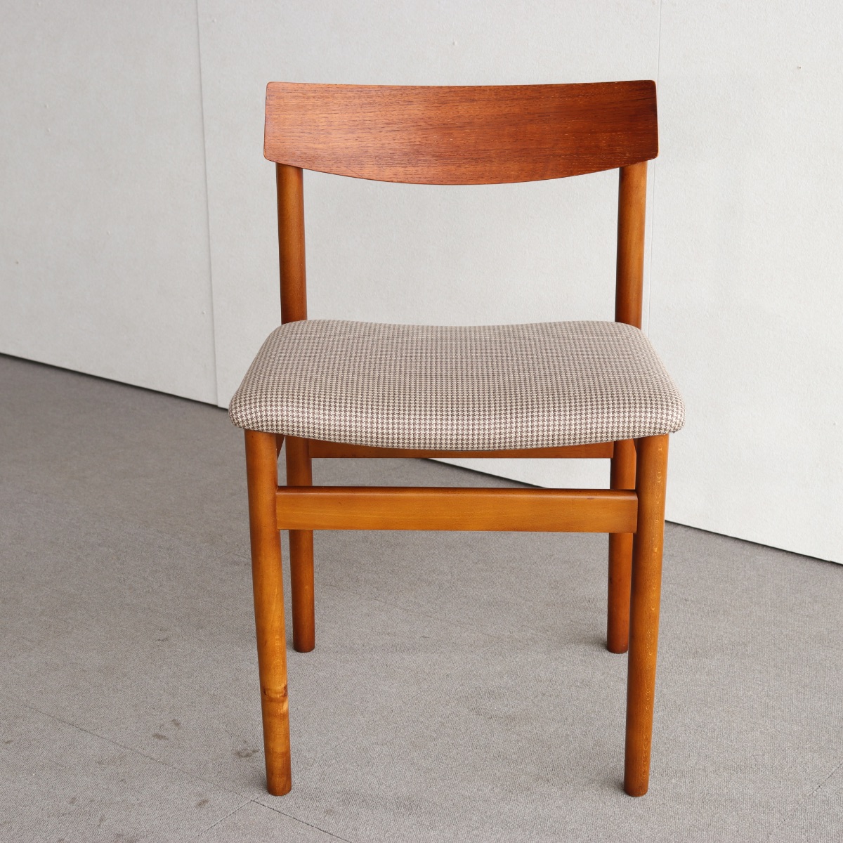 英国ヴィンテージのチーク材のチェア