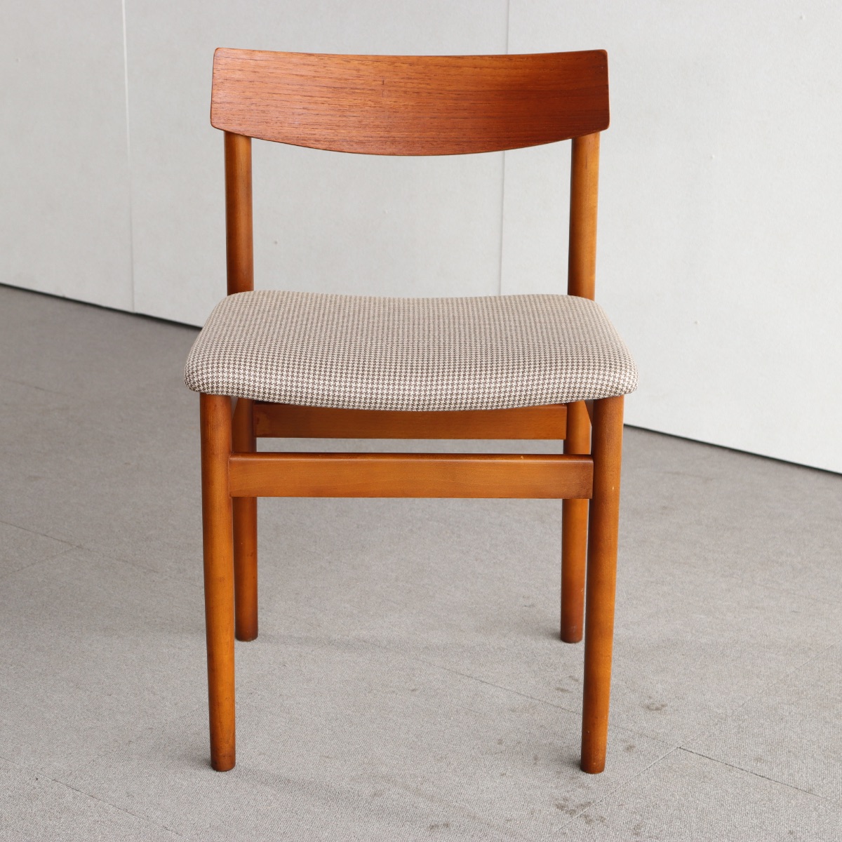 英国ヴィンテージのチーク材のチェア