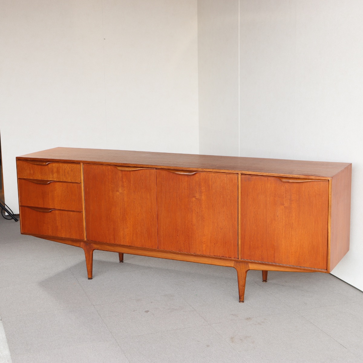 マッキントッシュMacintoshのサイドボード