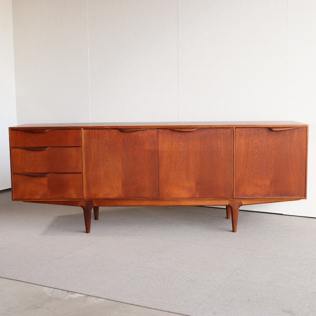 マッキントッシュMacintoshのサイドボード