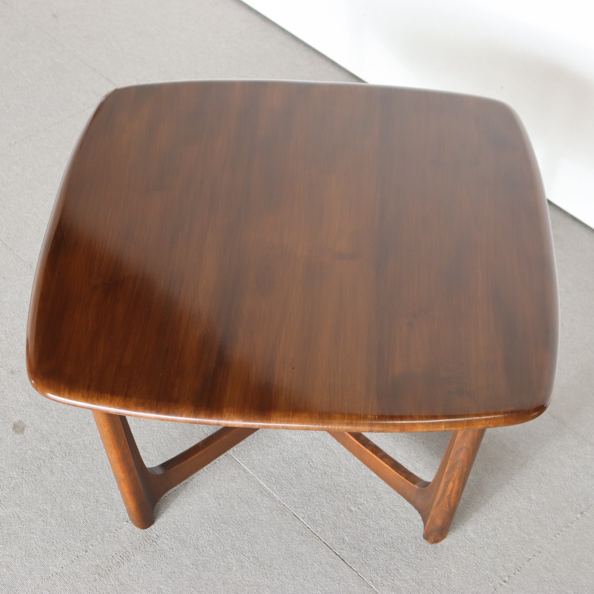 アーコールERCOLのコーヒーテーブル