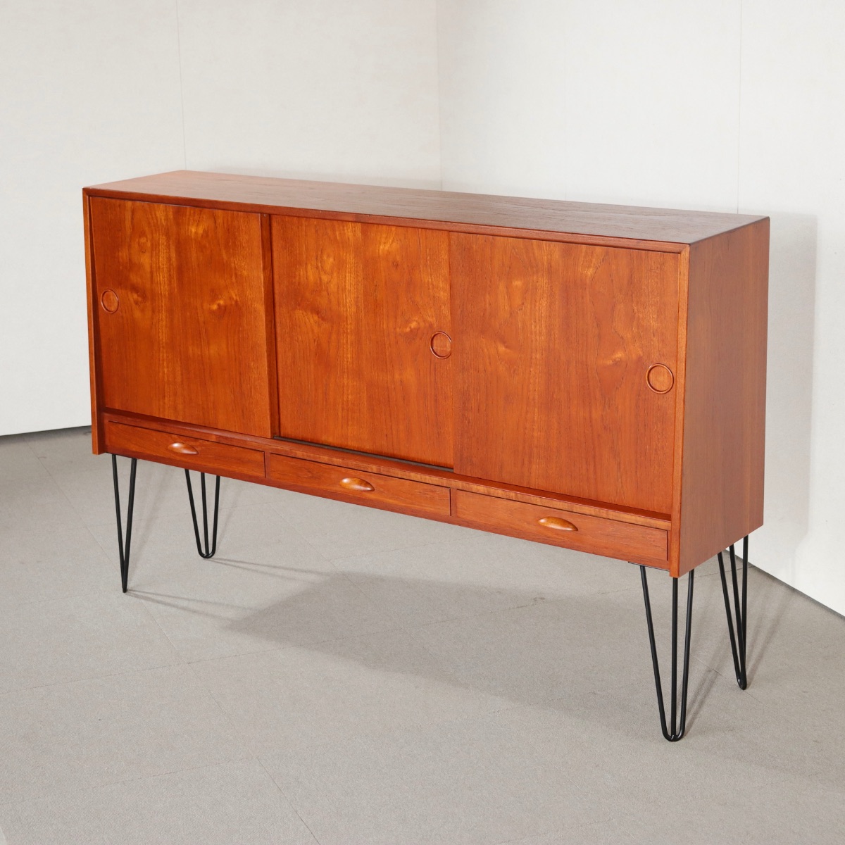 デンマーク製サイドボード