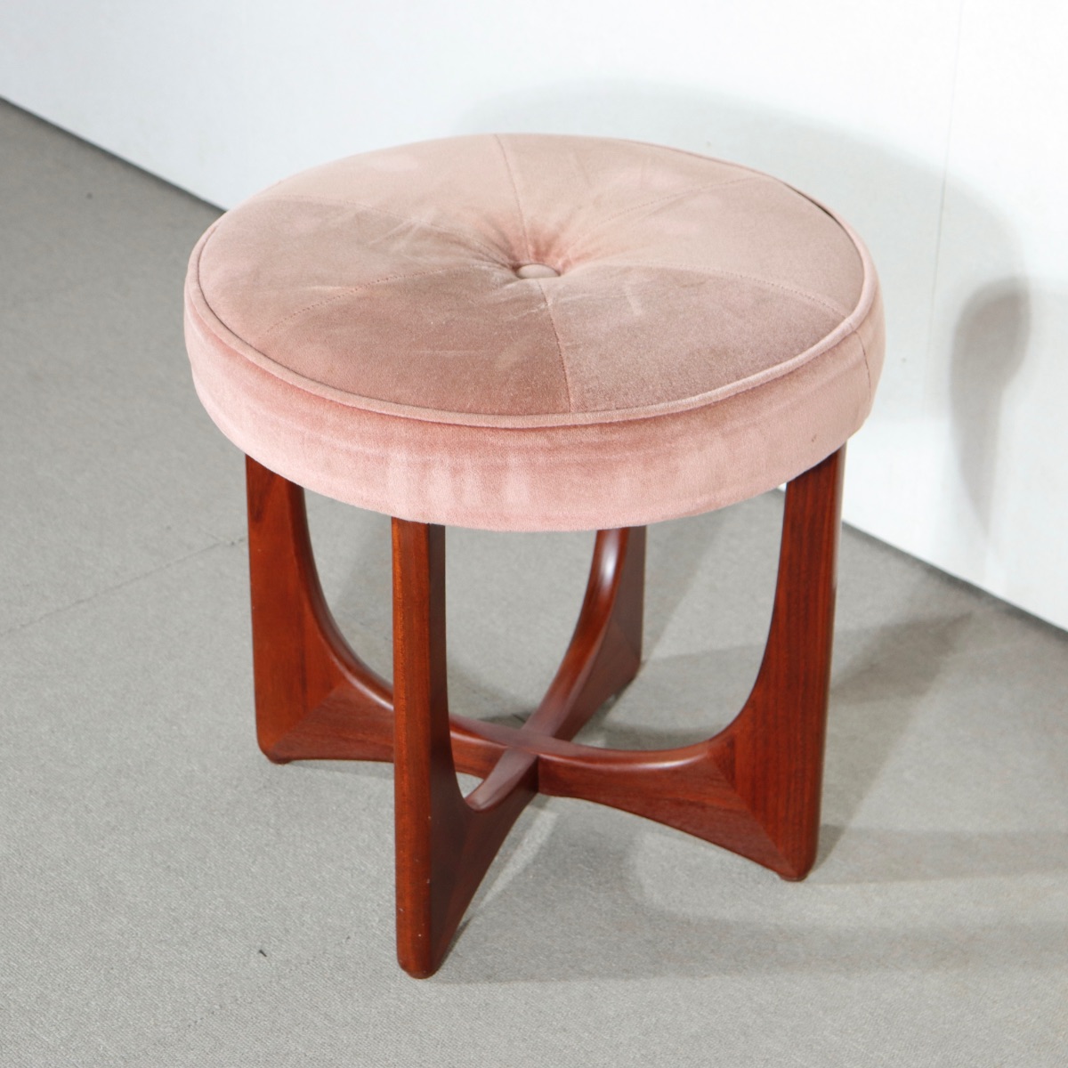 送料込み 【冷やして食べると、おいしいよ！】ジープランG-PLAN製スツール