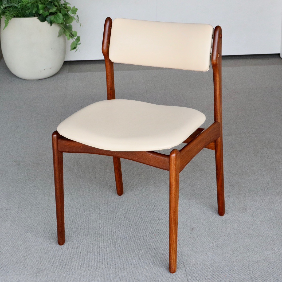 もっそ　エリックバック ダイニングチェア もっそ様専用 エリックバック ダイニングチェア