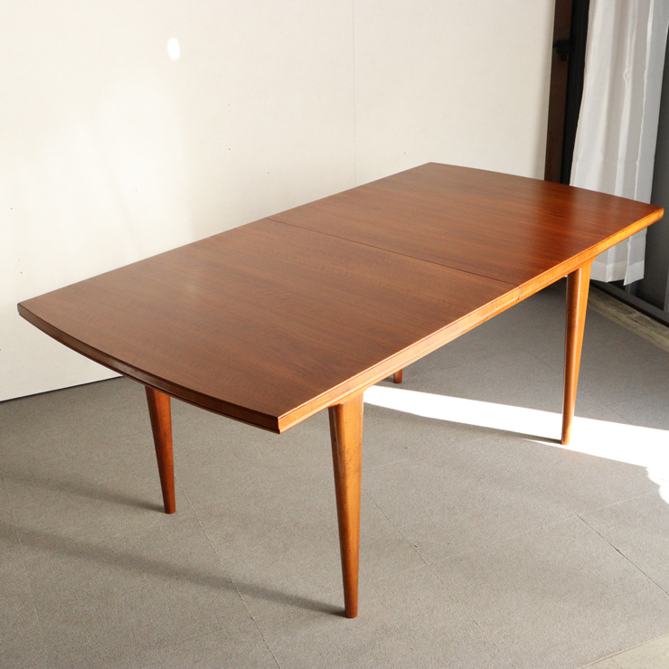 アルフレッド・コックスalfred coxのダイニングテーブル