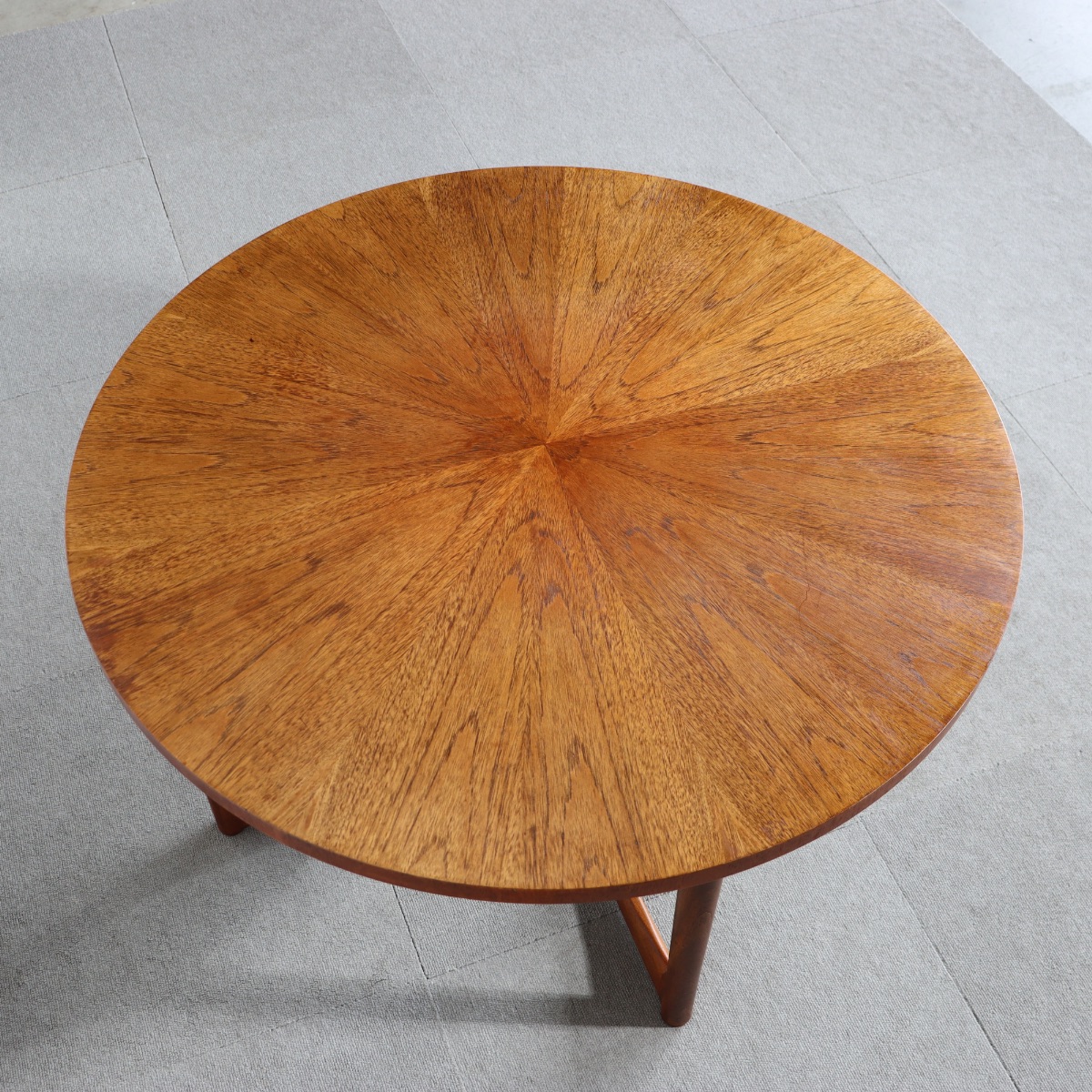 マッキントッシュMacintoshのコーヒーテーブル