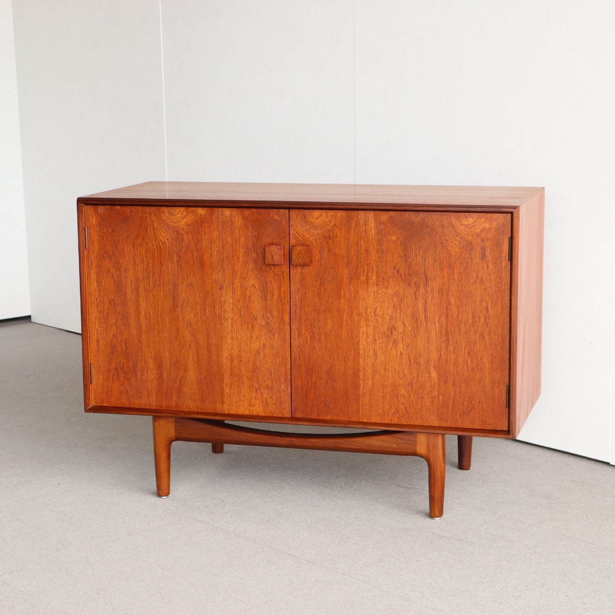 ジープランのミニキャビネット