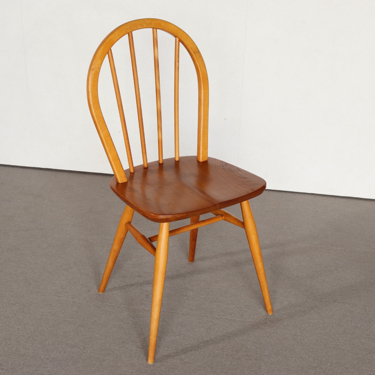 アーコールERCOLのフープバックチェア