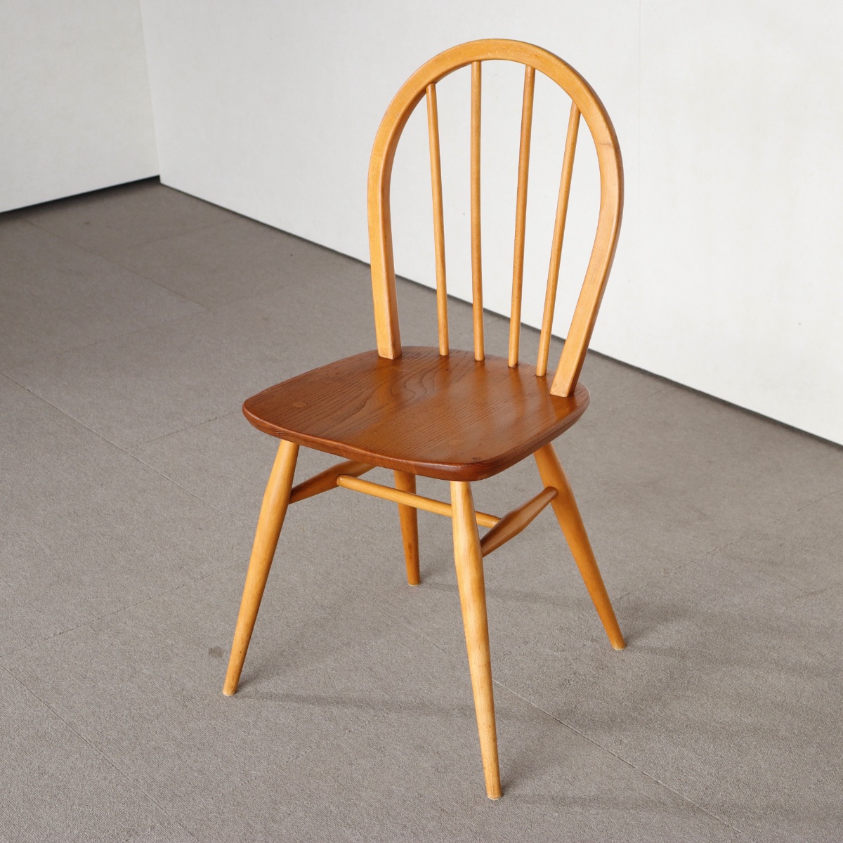 アーコールERCOLのフープバックチェア