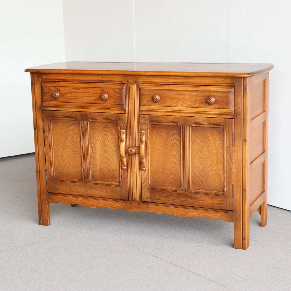 送料込み】【ようこそ沼へ】アーコールERCOL ミニサイドボード 商品