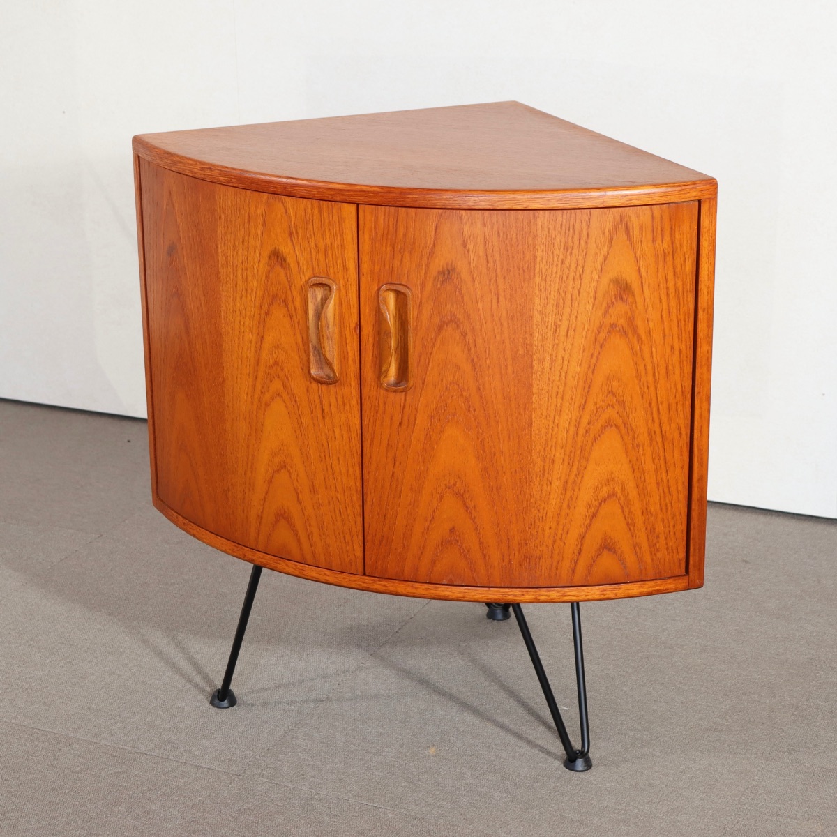 ヴィンテージ g-plan コーナーキャビネットビューロー 仕上済 ヴィンテージ g-plan コーナーキャビネットビューロー 仕上済