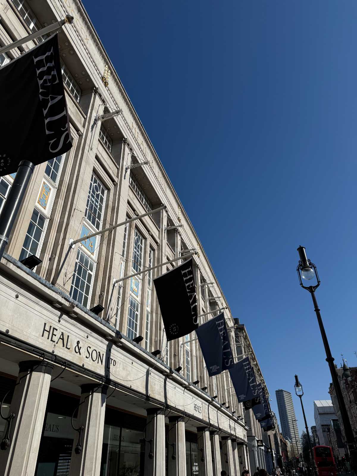 英国ヴィンテージ家具仕入れの写真