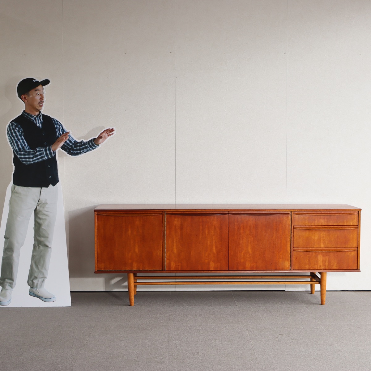 モリスオブグラスゴーMORRIS OF GLASGOWのサイドボード