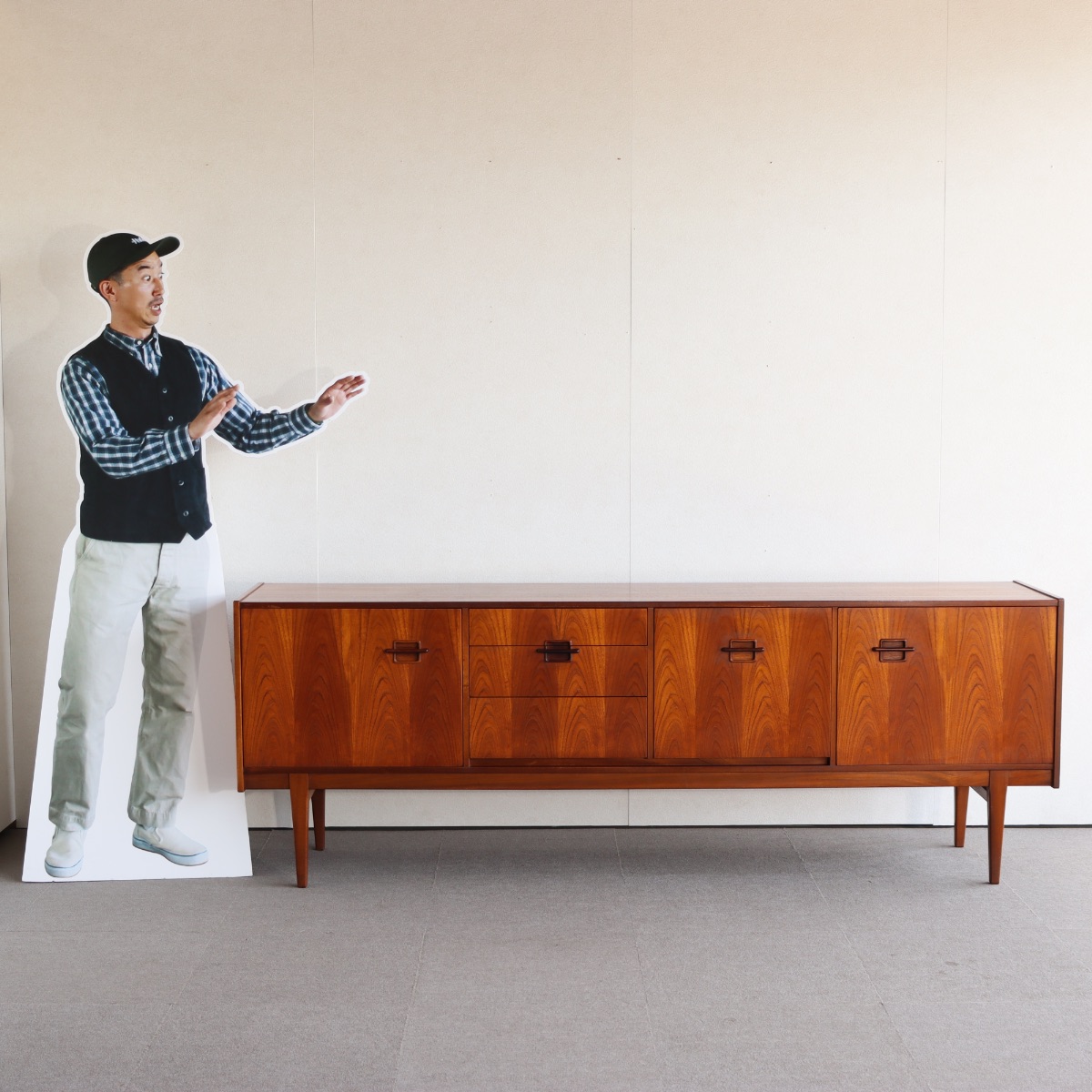 ネイサンNathanのサイドボード