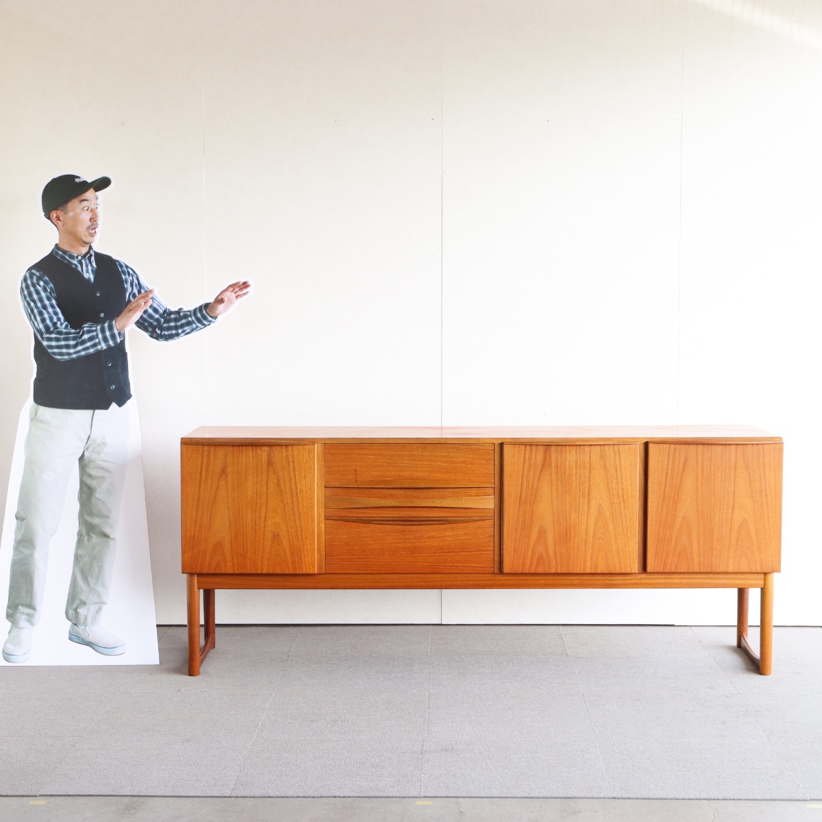 マッキントッシュMacintoshのサイドボード