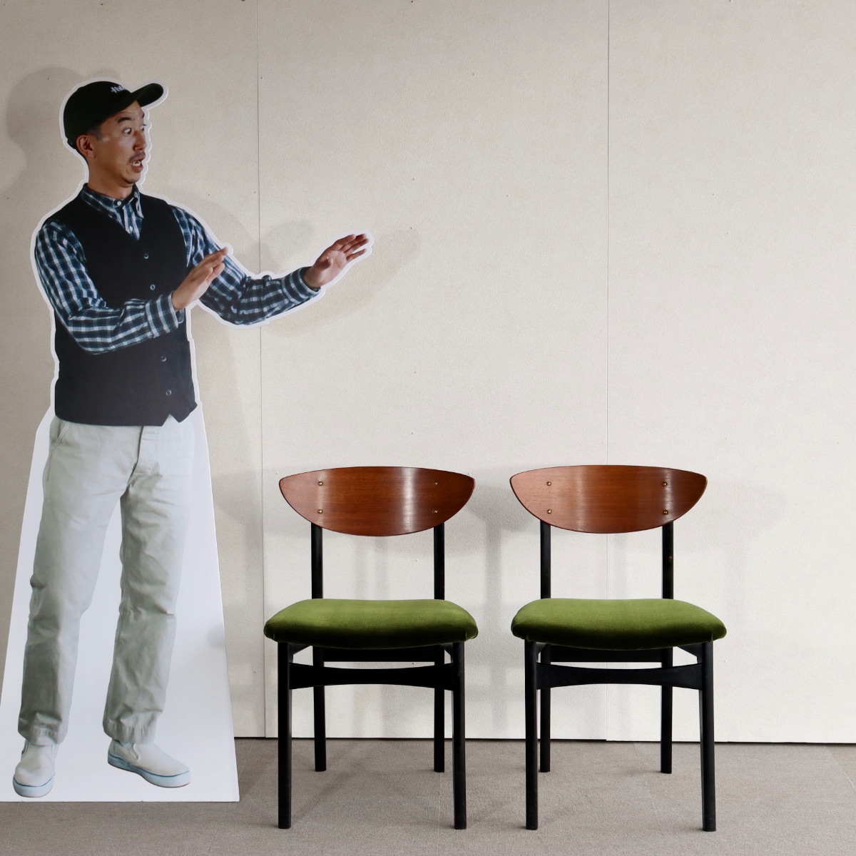 ネイサンNathanのダイニングチェア