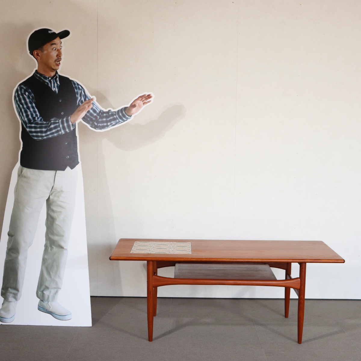 デンマーク製タイルトップコーヒーテーブル