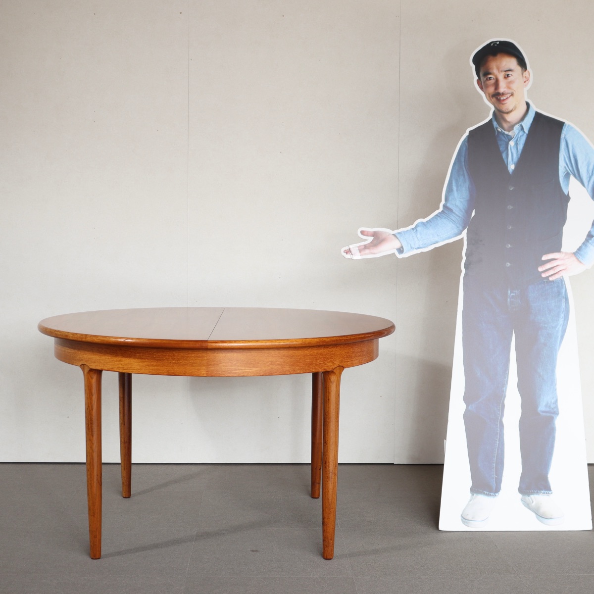 メレデューMEREDEW製チーク材ヴィンテージラウンドダイニングテーブル