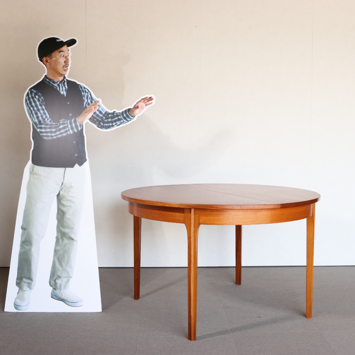 サトクリフオブトッドモーデンsutcliffeoftodmordenラウンドダイニング