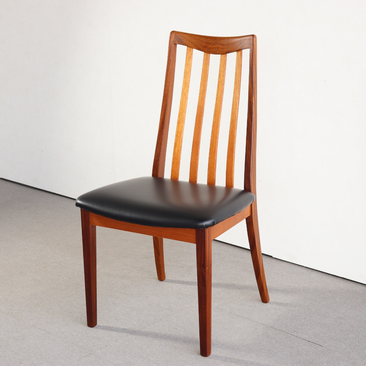 ジープランG-PLANのダイニングチェア