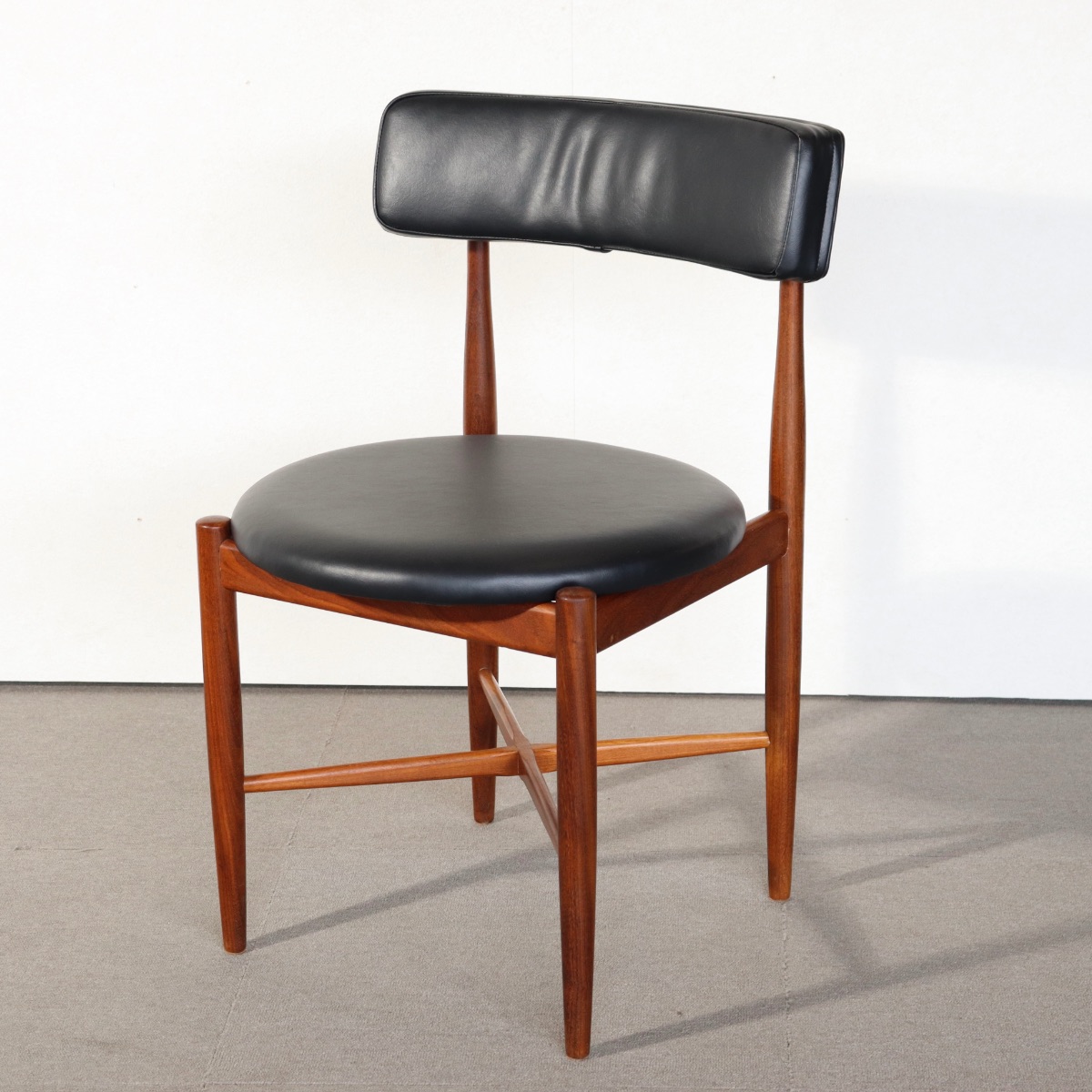 ジープランG-PLANのダイニングチェア