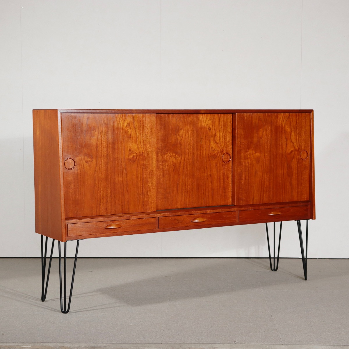 デンマーク製サイドボード