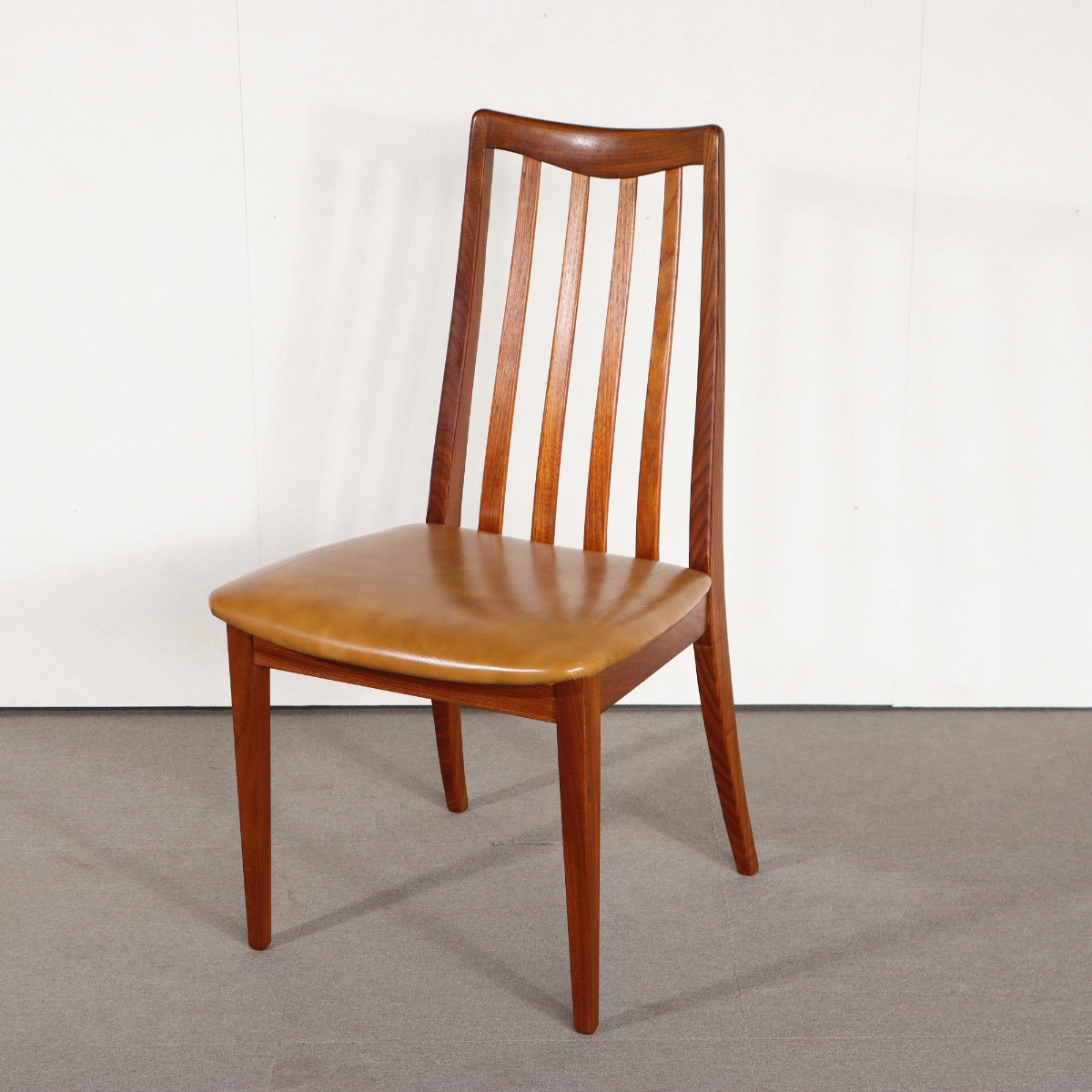 ジープランG-PLANのダイニングチェア