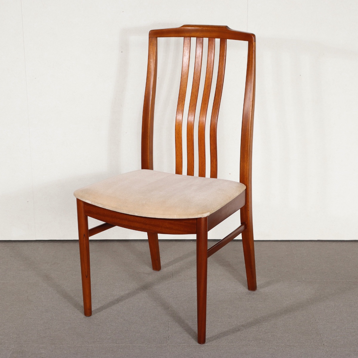 ベイスクラフトBEITHCRAFTのダイニングチェア