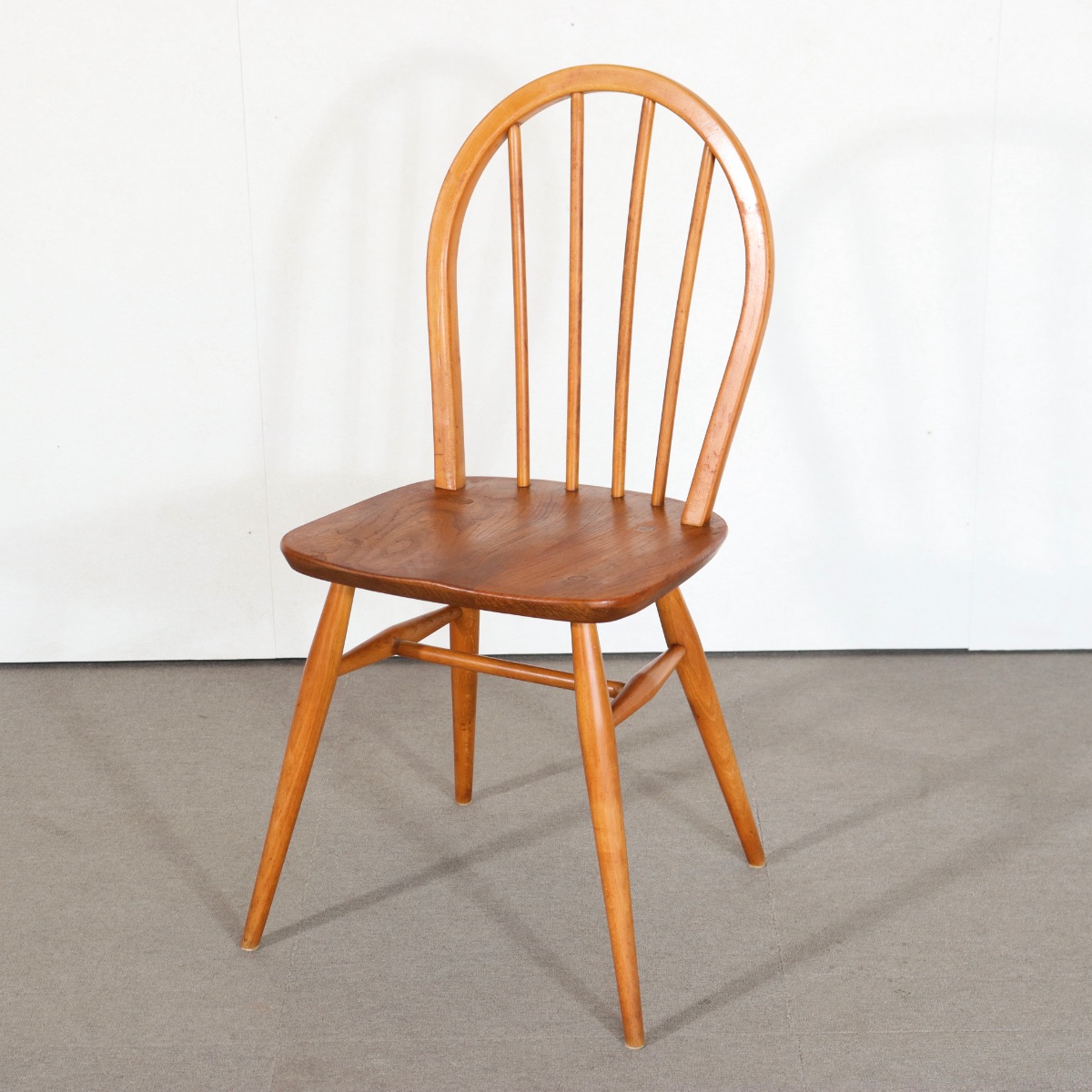 アーコールERCOLのフープバックチェア