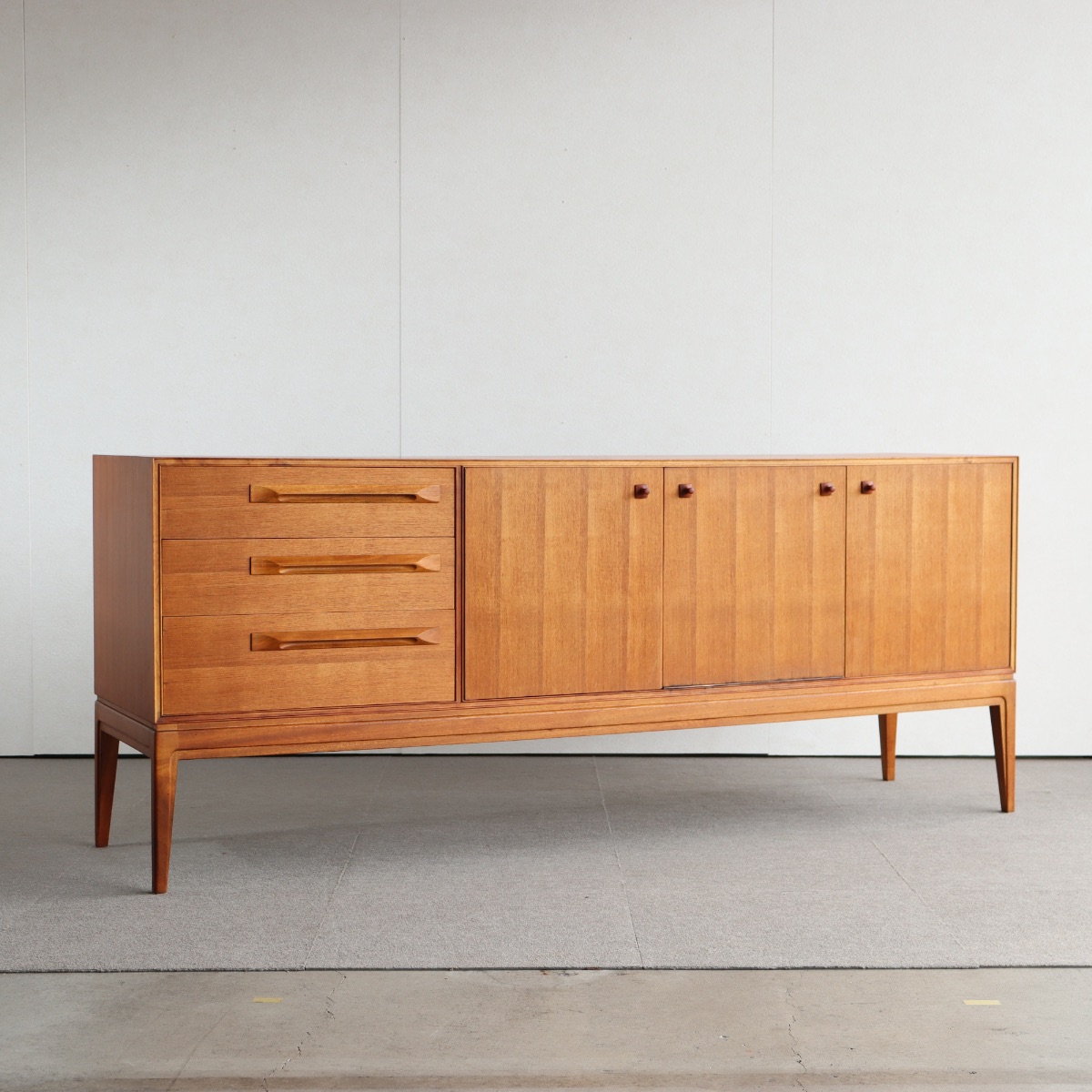 マッキントッシュMacintoshのサイドボード